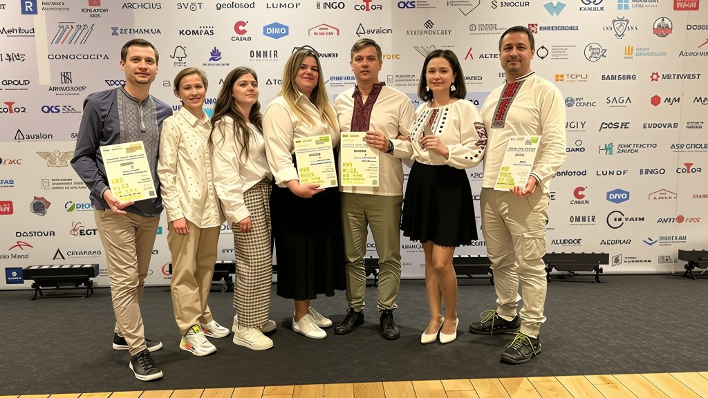 Команда AIMM із дипломами премії «Творець року» 2024